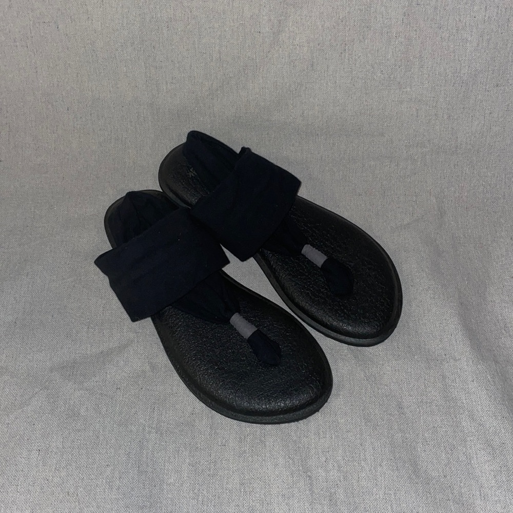 Almost New Black Sanuk Sandals